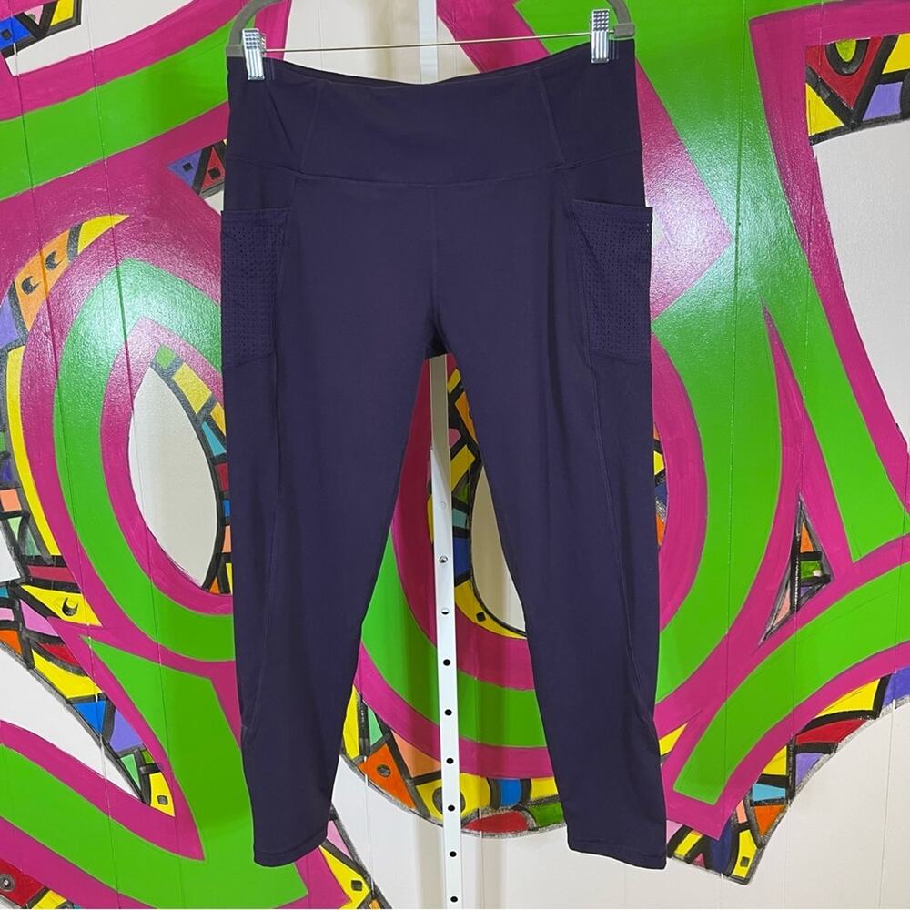 Z by Zobha, Purple Leggings. Size XL. Mesh side pocket, Zipper detail on calf.